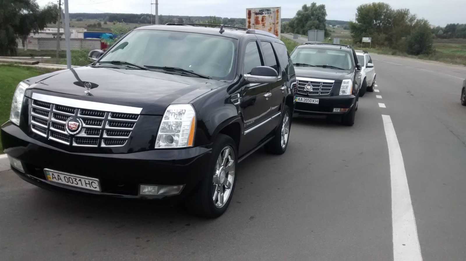  ,  - Cadillac,  - Escalade