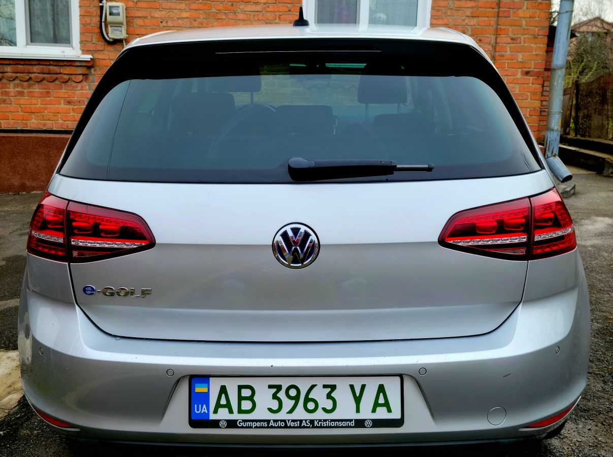  ,  - Volkswagen,  - E-Golf