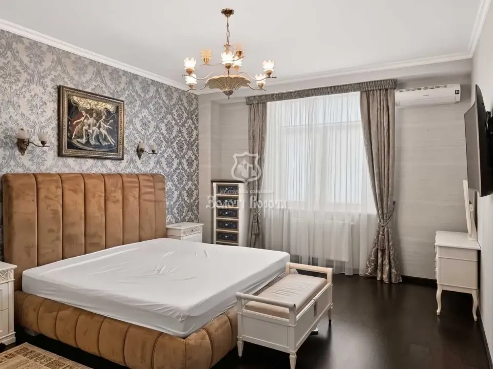 Продам 2-кімнатну квартиру, Киевская обл., Киев, Печерский р-н, Звіринецька вул.