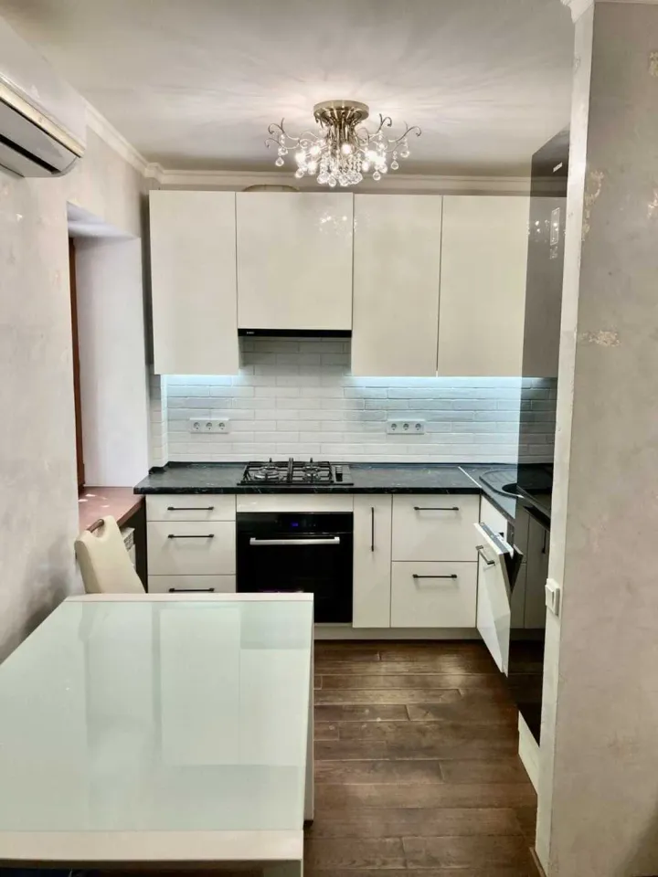 Продам 2-кімнатну квартиру, Киевская обл., Киев, Шевченковский р-н, Бориса Житкова вул.