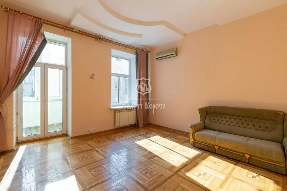 Продам 3-кімнатну квартиру, Киевская обл., Киев, Шевченковский р-н, Олеся Гончара вул.