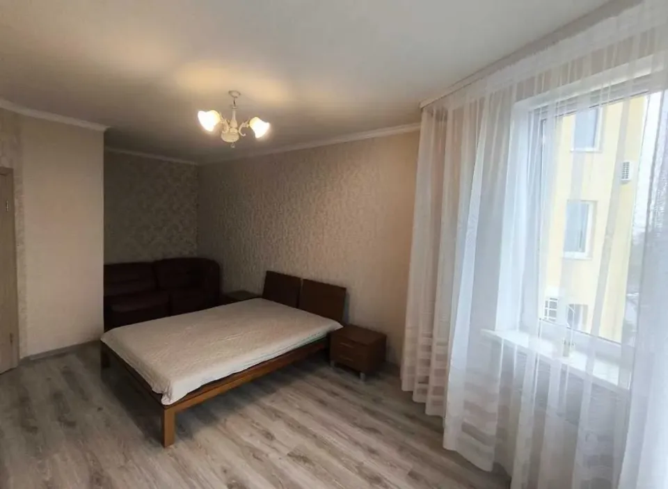 Продам 1-кімнатну квартиру, Киевская обл., Киево-Святошинский, Софиевская Борщаговка, калинова