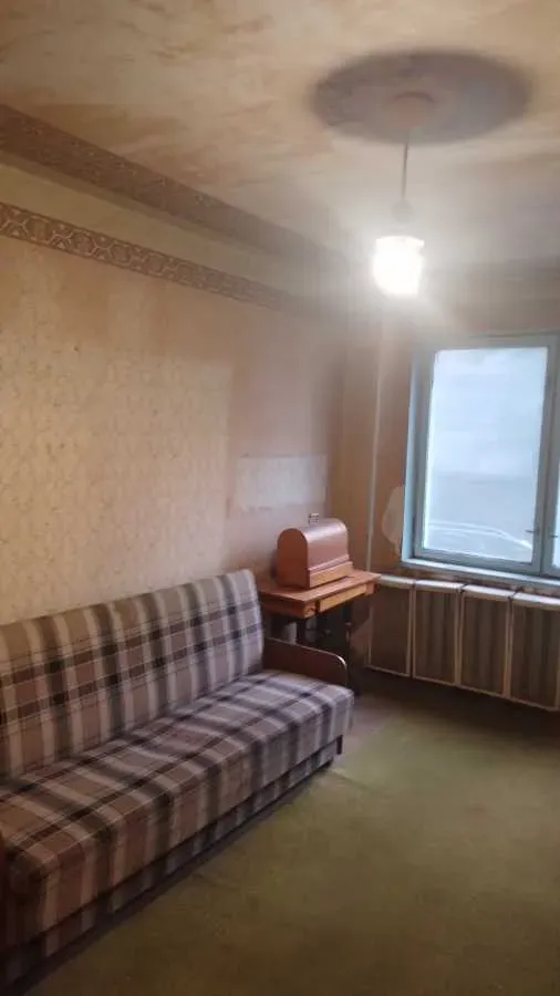 Продам 3-кімнатну квартиру, Киевская обл., Киев, Святошинский р-н, Булгакова вул.