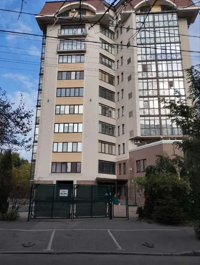 Продам 3-кімнатну квартиру, Киевская обл., Киев, Шевченковский р-н, Нагірна вул.