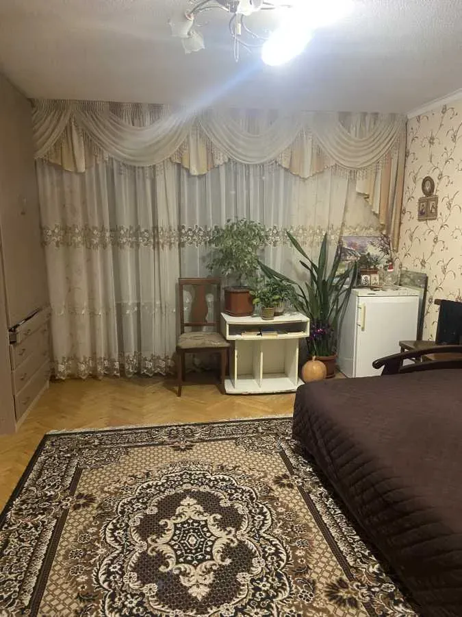 Продам 4-кімнатну квартиру, Киевская обл., Киев, Днепровский р-н, Інженера Бородіна вул.