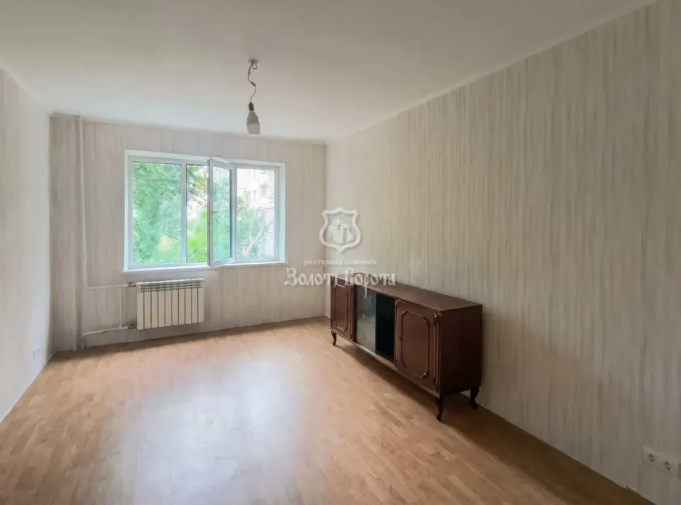 Продам 3-кімнатну квартиру, Киевская обл., Киев, Шевченковский р-н, Татарська вул.