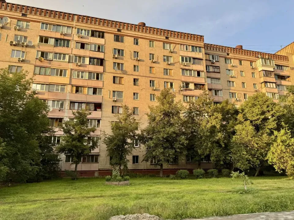 Продам 2-кімнатну квартиру, Киевская обл., Киев, Дарницкий р-н, Харківське шосе