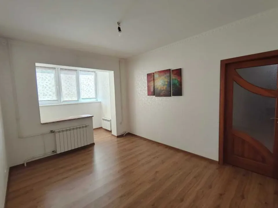 Продам 3-кімнатну квартиру, Киевская обл., Киев, Оболонский р-н, Озерна вул.