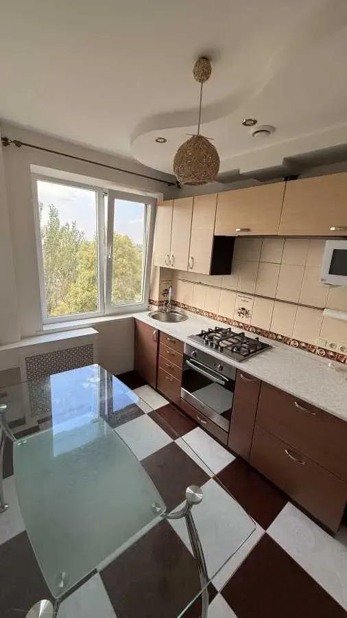 Продам 3-кімнатну квартиру, Днепропетровская обл., Днепр, Индустриальный р-н, Проспект Слобожанський